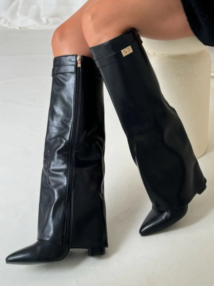 Tasha – Elegante Damenstiefel aus hochwertigem Suede mit goldenen Akzenten