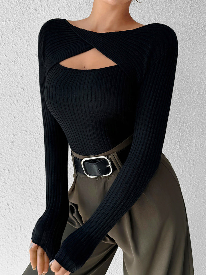 Jorina – Cutout Schwarzes T-Shirt