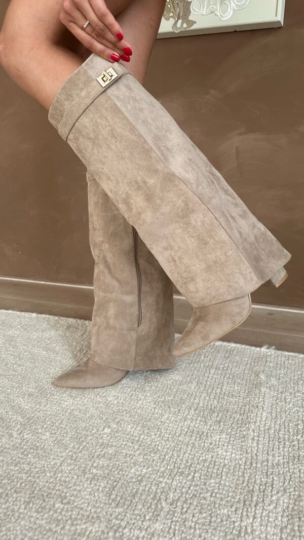 Loren – Elegante Suede Beige Stiefel