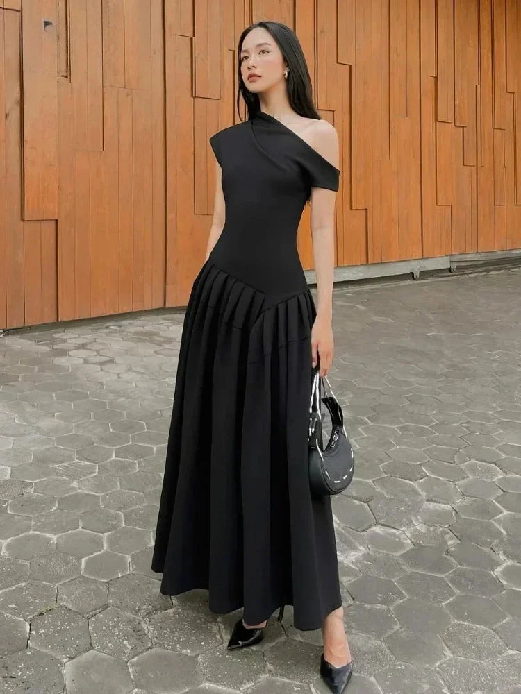 Valessia – Trendiges schulterfreies Maxikleid mit tailliertem Schnitt