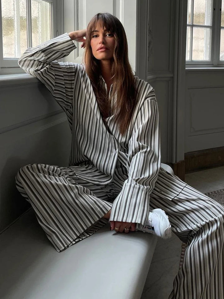 Anfi – Gestreifte Pyjama-Set