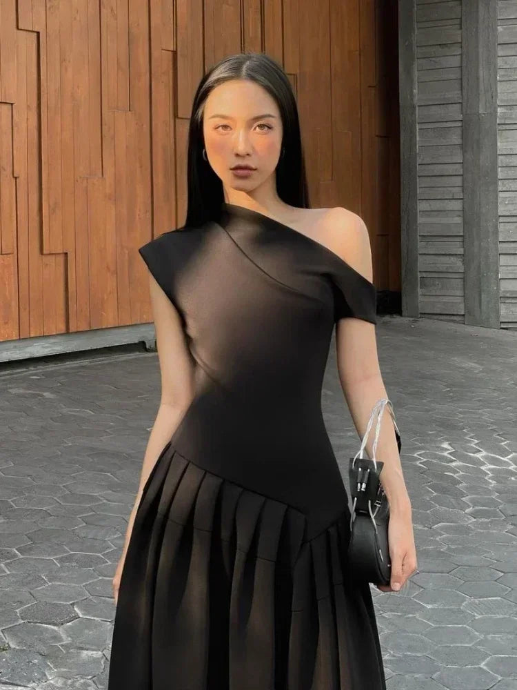 Valessia – Trendiges schulterfreies Maxikleid mit tailliertem Schnitt
